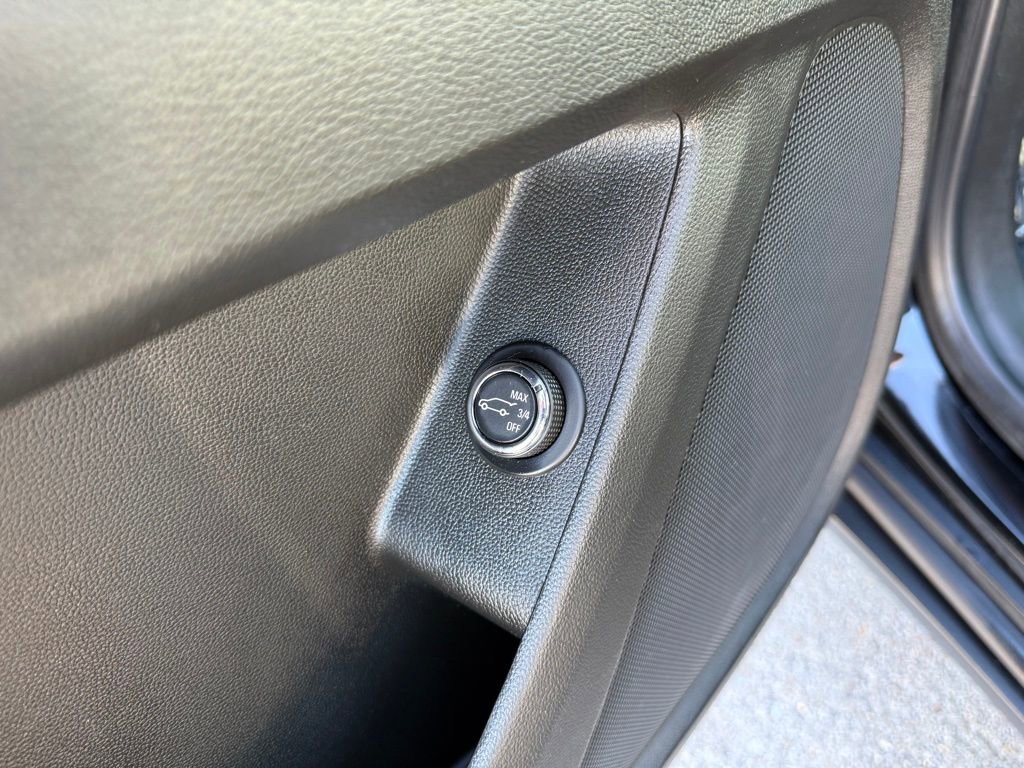 Used 2022 Chevrolet Traverse LT image 7