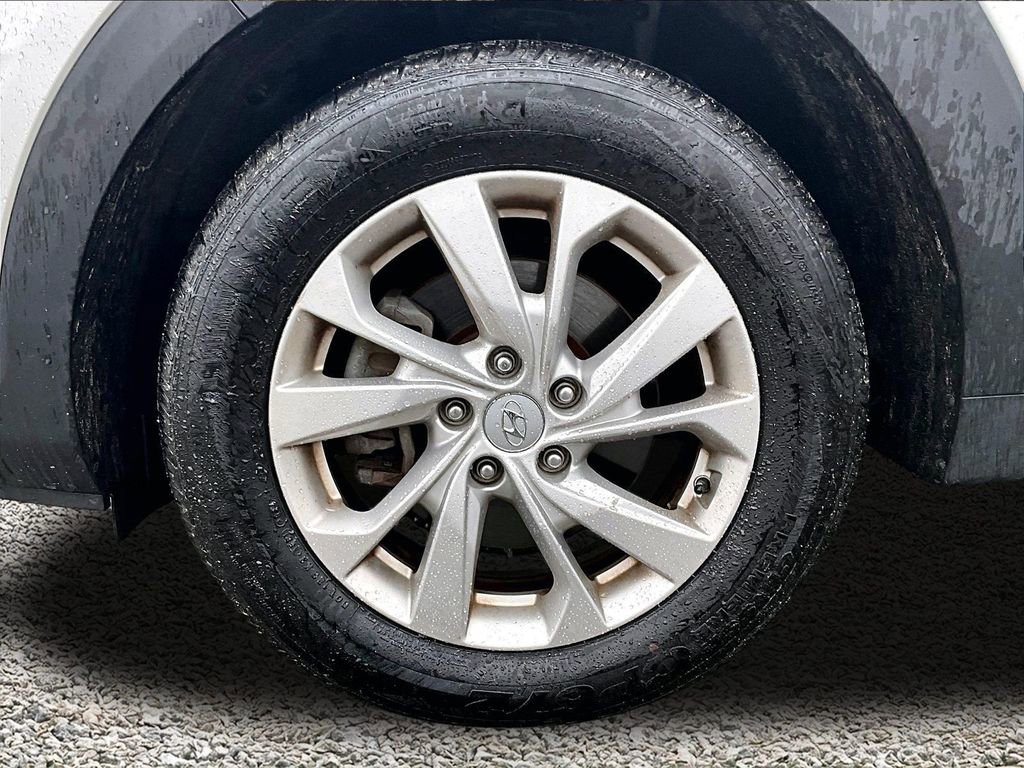 Used 2019 Hyundai Tucson SE image 9