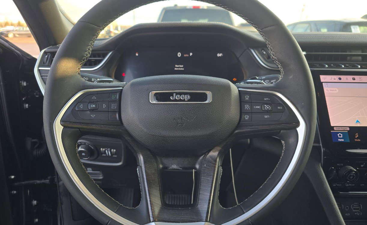 Used 2024 Jeep Grand Cherokee L Limited w/ Luxury Tech Group II AWD/4WD image 8