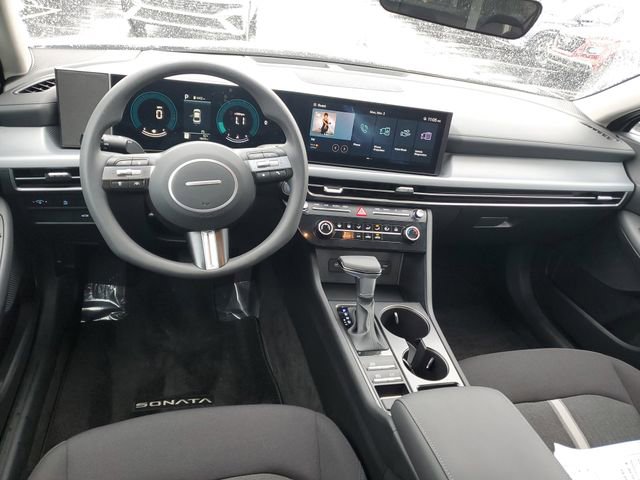 Used 2025 Hyundai Sonata SE image 12