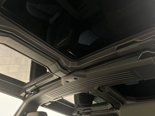 New 2025 GMC Hummer EV 2X image 18