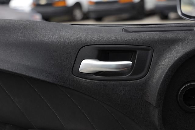 Used 2018 Dodge Charger R/T w/ Beats Audio Group RWD image 40