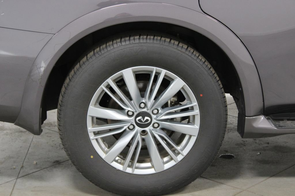 Used 2024 INFINITI QX80 Luxe image 14