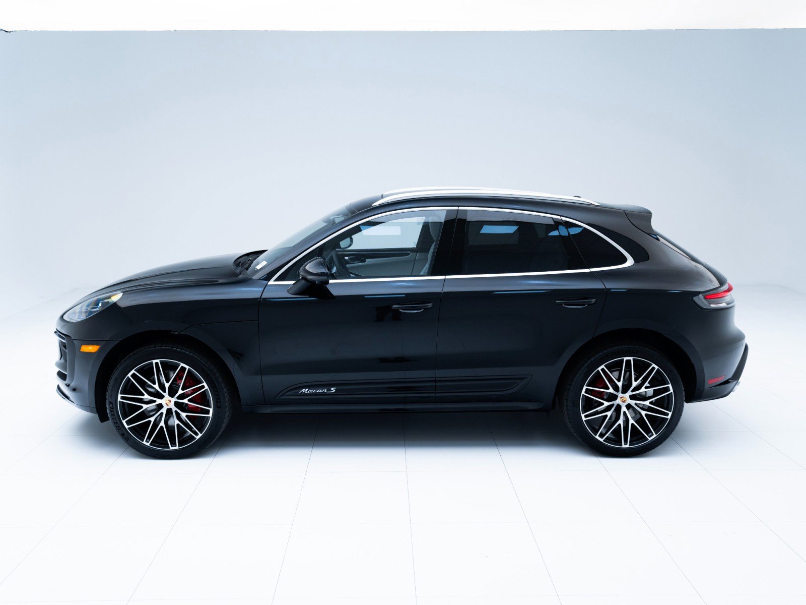 New 2026 Porsche Macan S AWD/4WD image 2
