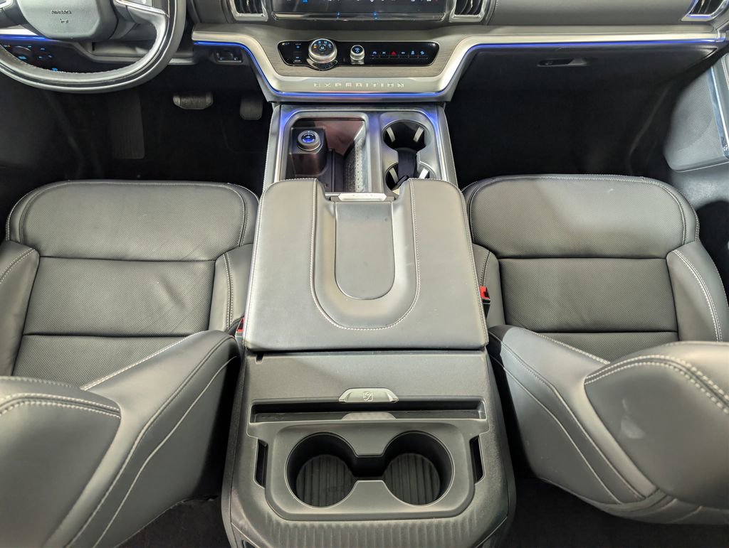 Certified 2025 Ford Expedition Platinum image 17