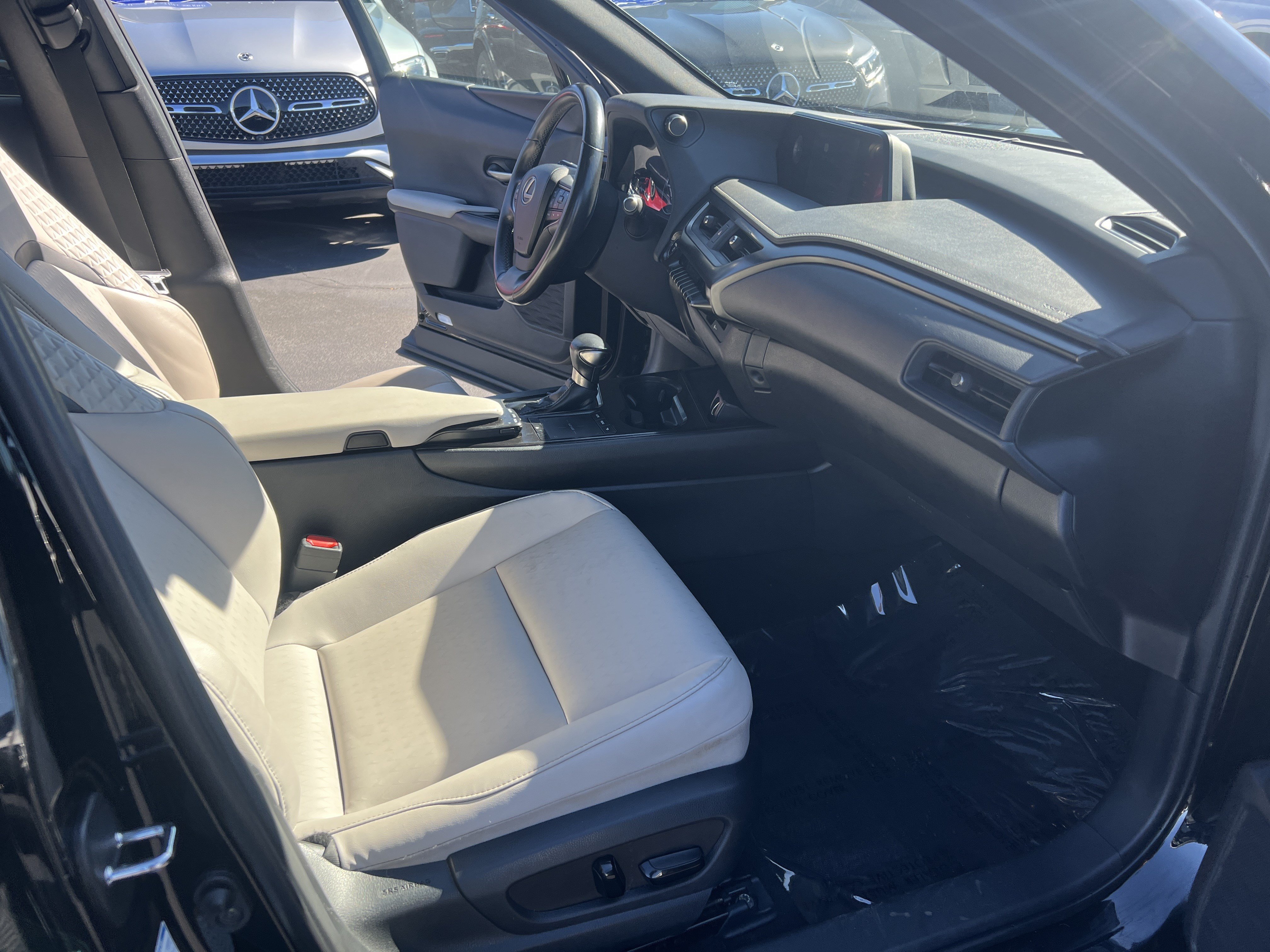 Used 2021 Lexus UX 250h w/ Accessory Package (Z1) AWD/4WD image 35