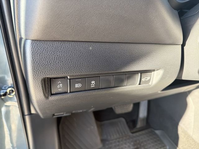 Certified 2024 Toyota Venza XLE image 11