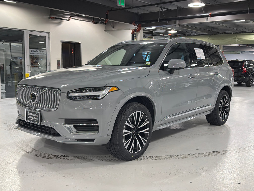 Used 2025 Volvo XC90 T8 Plus w/ Protection Package Premier AWD/4WD image 3