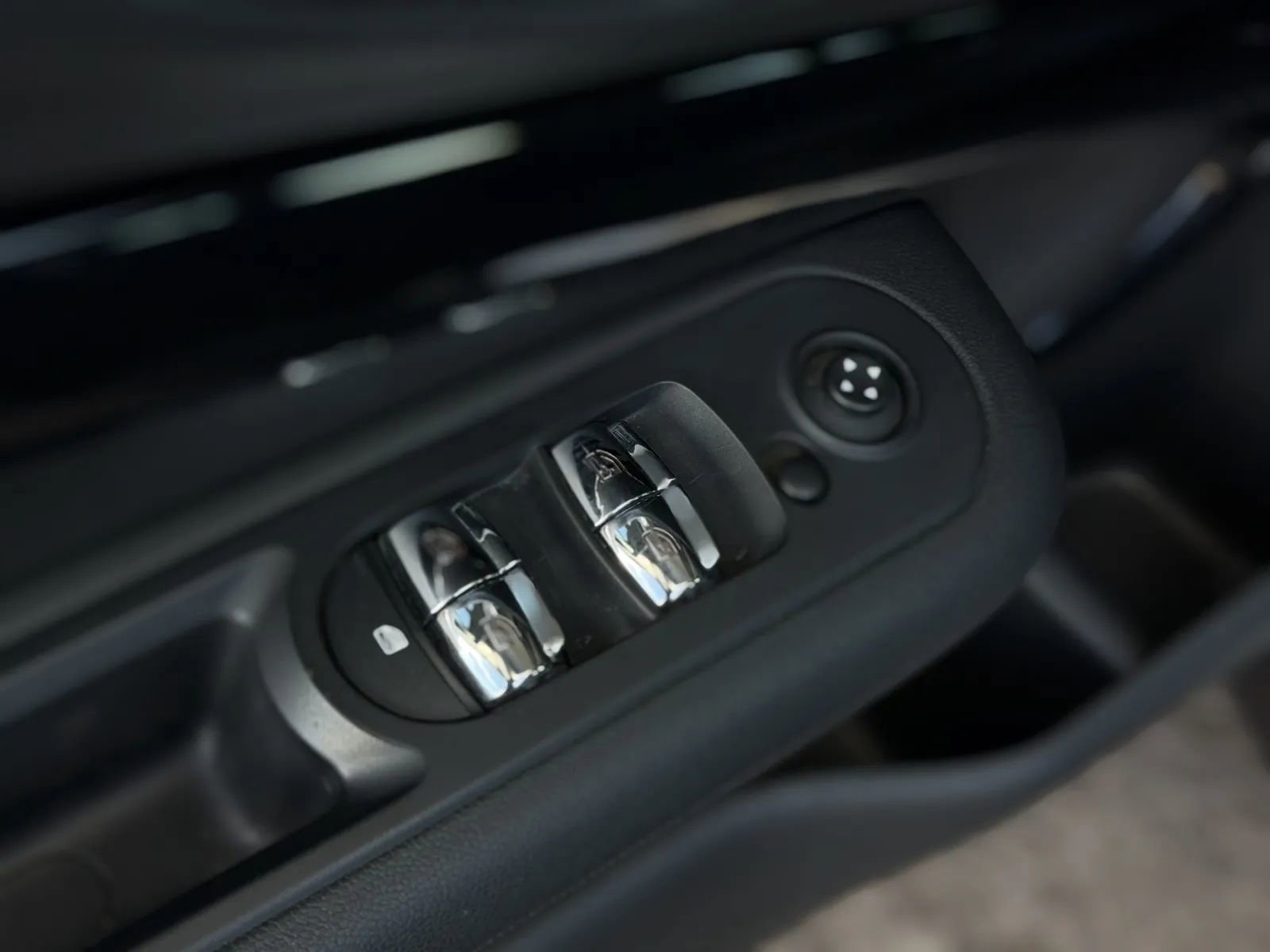 Used 2019 MINI Cooper Clubman S image 25