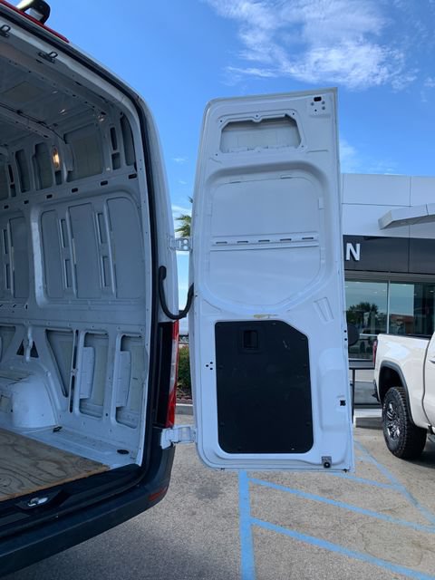 Used 2023 Mercedes-Benz Sprinter 2500 image 13