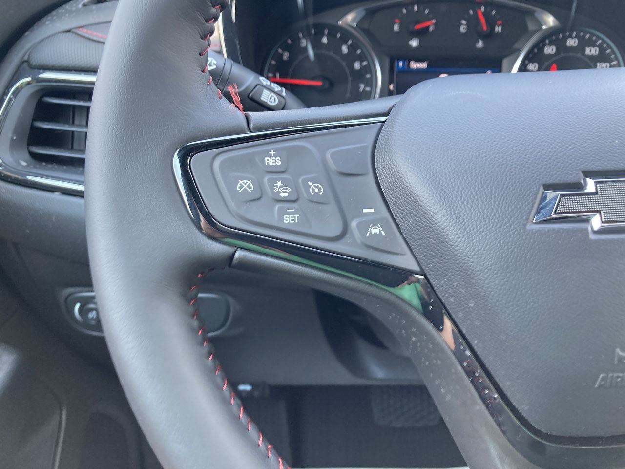Used 2022 Chevrolet Equinox RS w/ LPO, Floor Liner Package AWD/4WD image 28