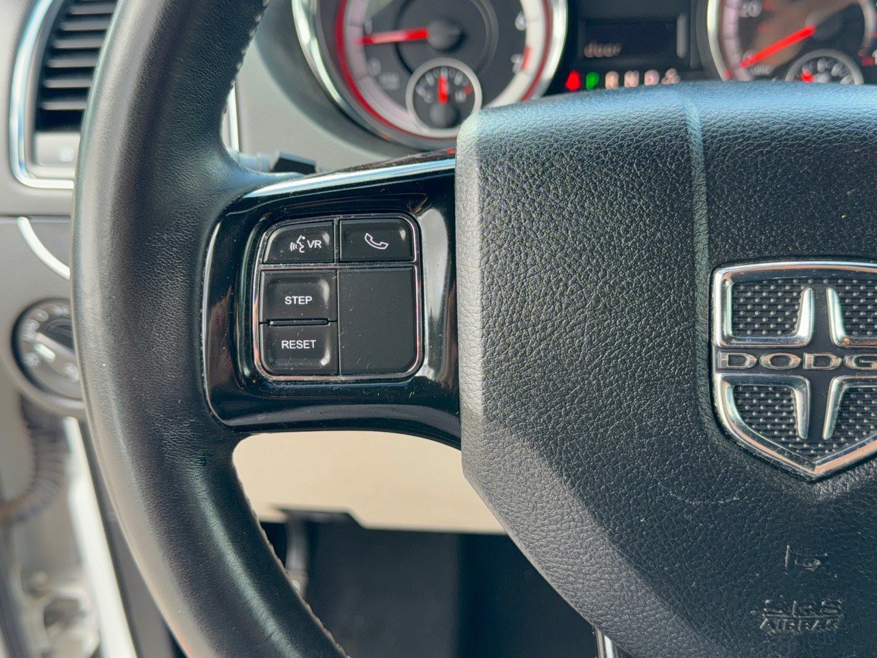 Used 2019 Dodge Grand Caravan SXT FWD image 18