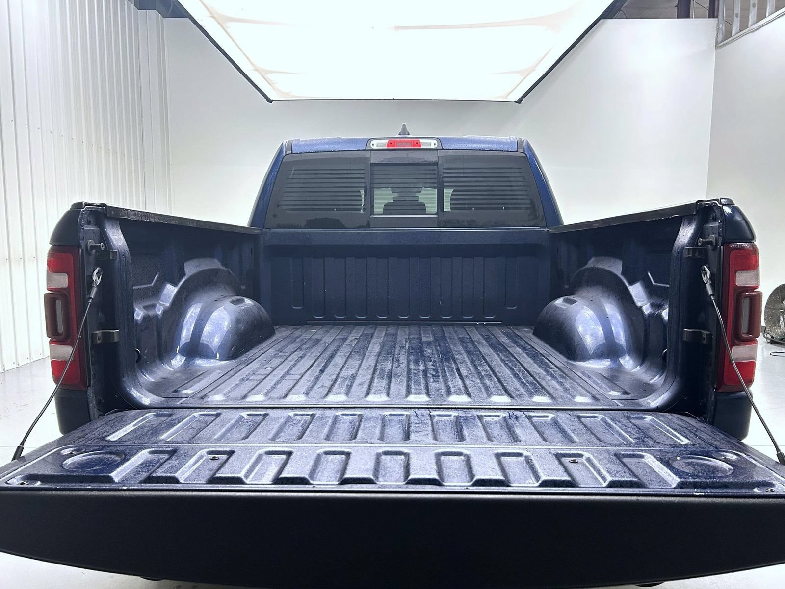 Used 2020 RAM 1500 Laramie AWD/4WD image 21