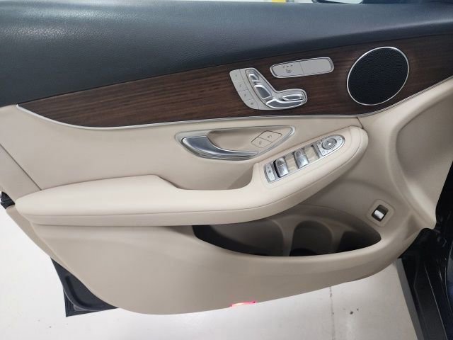 Used 2022 Mercedes-Benz GLC 300 4MATIC image 24