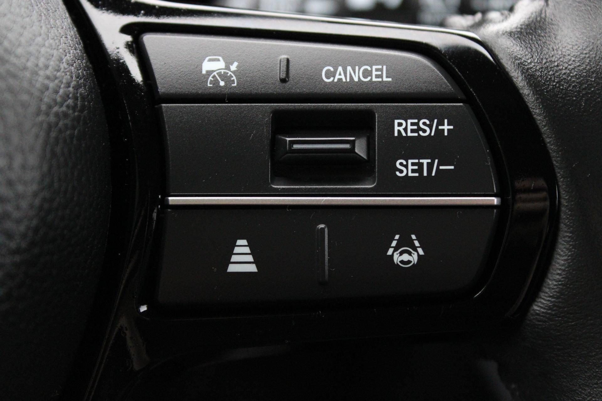 Used 2025 Honda HR-V EX-L image 30