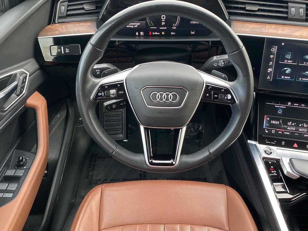 Used 2023 Audi e-tron Premium Plus w/ Premium Plus Package image 5