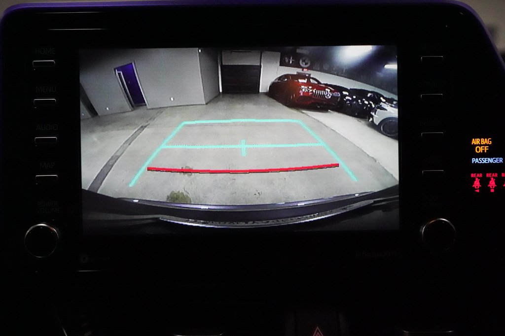 Used 2021 Toyota C-HR XLE FWD image 26