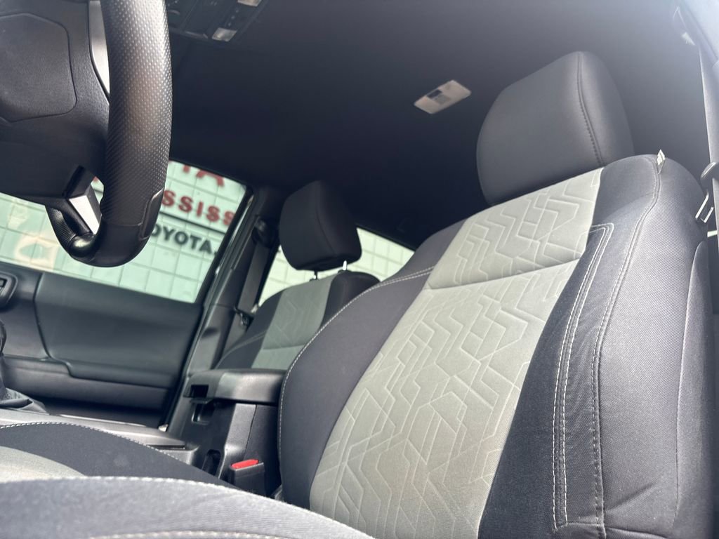 Used 2021 Toyota Tacoma TRD Off-Road image 13