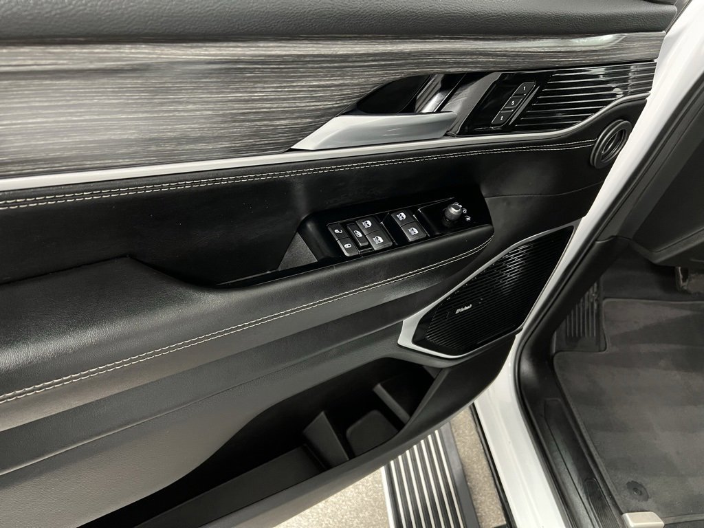 Used 2023 Jeep Wagoneer L Series III w/ Premium Group I image 29