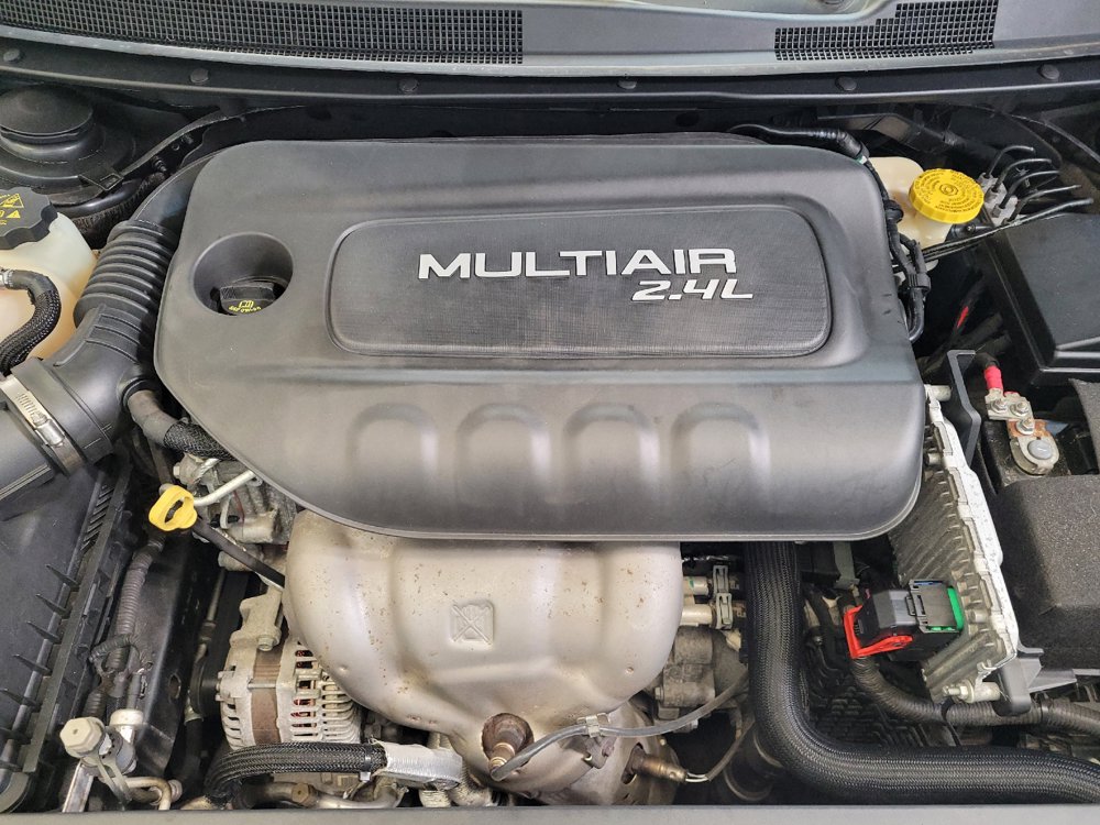 Used 2015 Chrysler 200 Limited FWD image 30