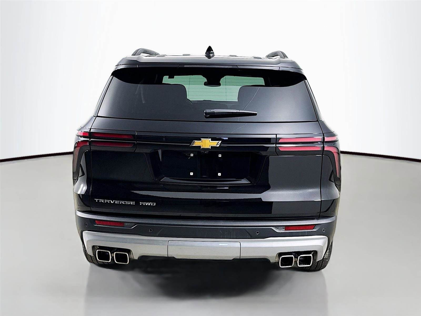 Used 2025 Chevrolet Traverse LT w/ Driver Confidence Package image 8