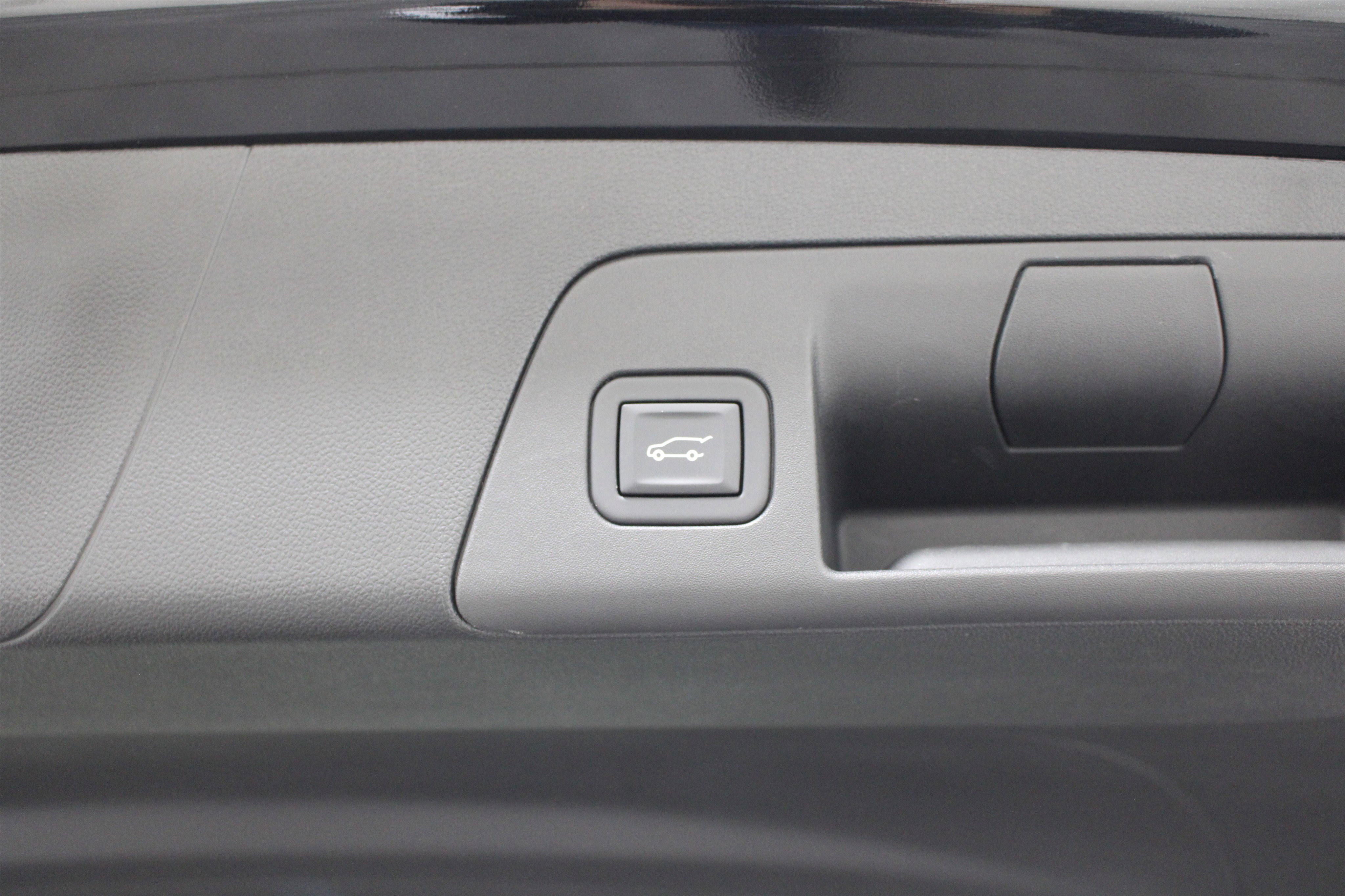 Used 2023 Buick Envision Essence w/ Sport Touring Package image 24