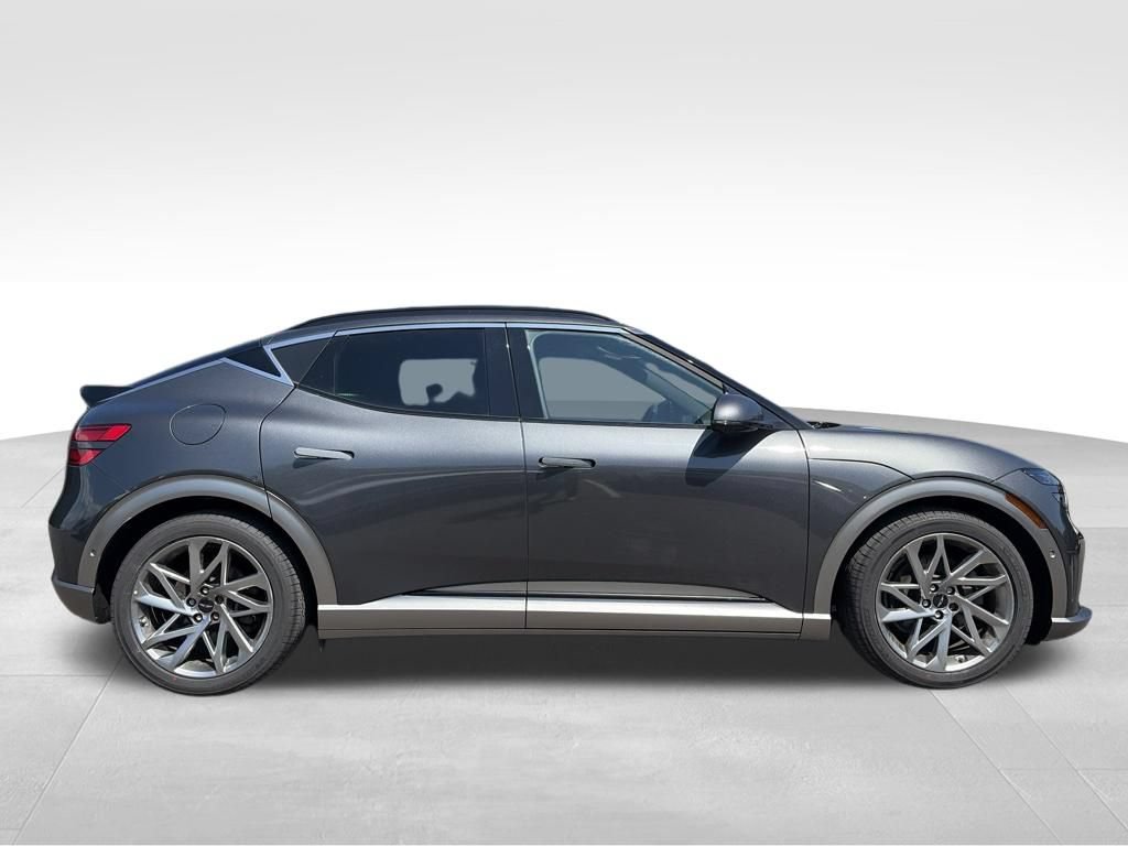 Used 2023 Genesis GV60 Advanced AWD/4WD image 2