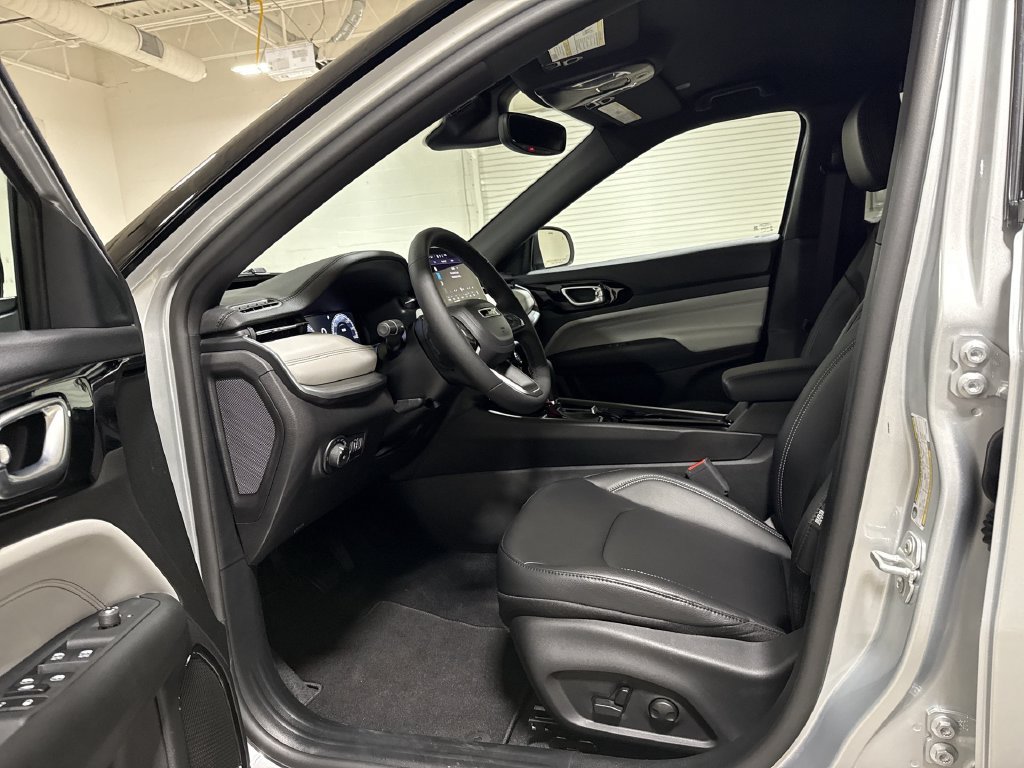 New 2026 Jeep Compass Limited AWD/4WD image 19
