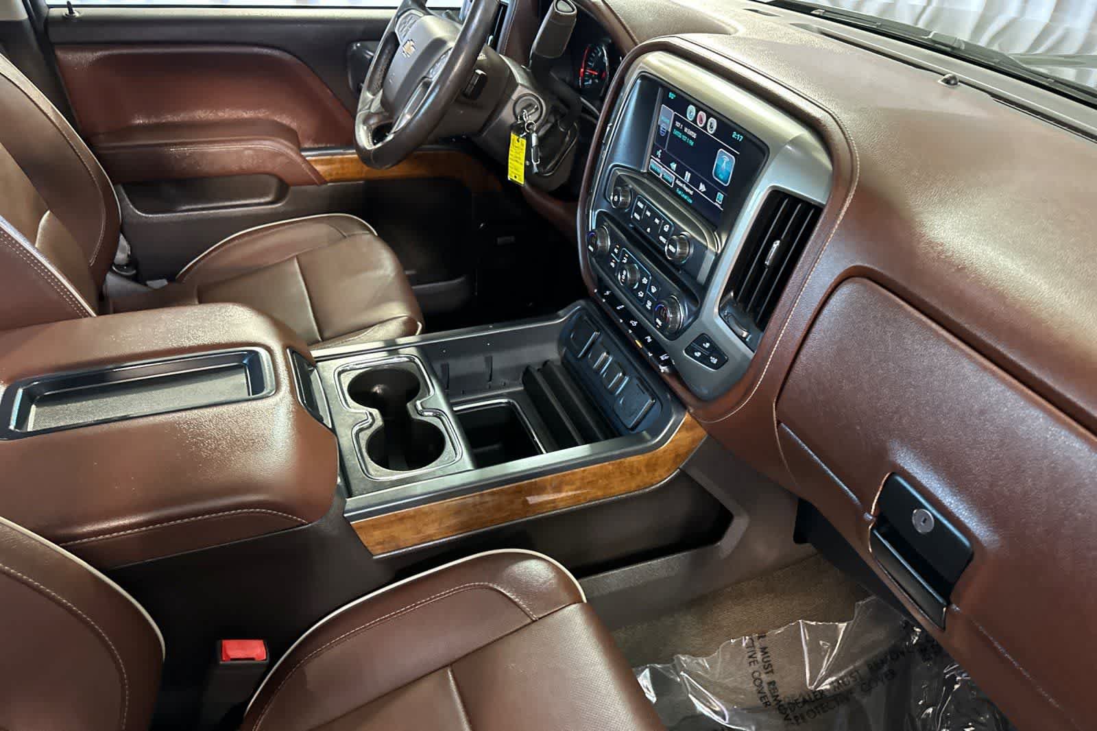 Used 2015 Chevrolet Silverado 1500 High Country w/ High Country Premium Package AWD/4WD image 17