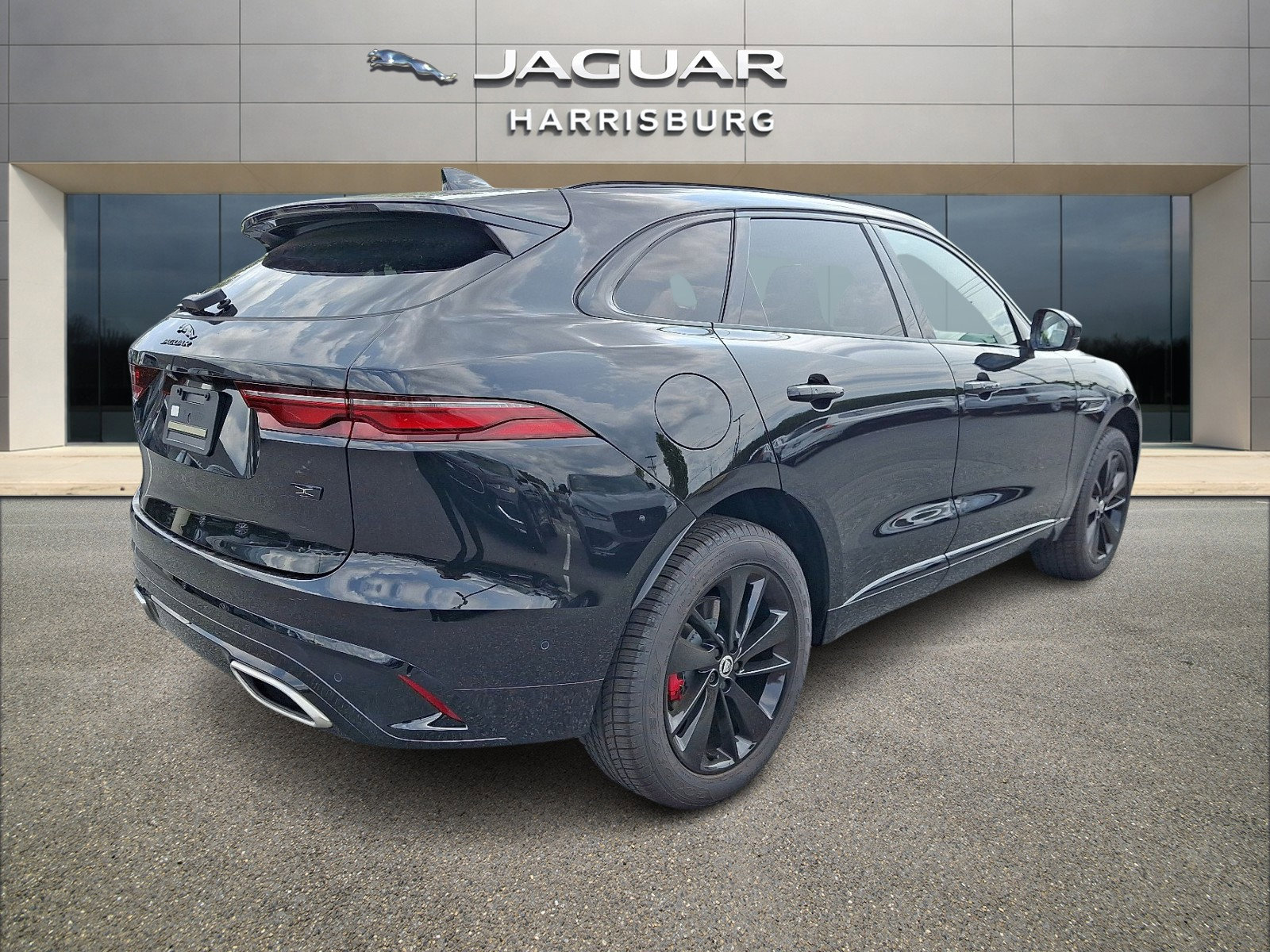 New 2026 Jaguar F-PACE R-Dynamic S image 4