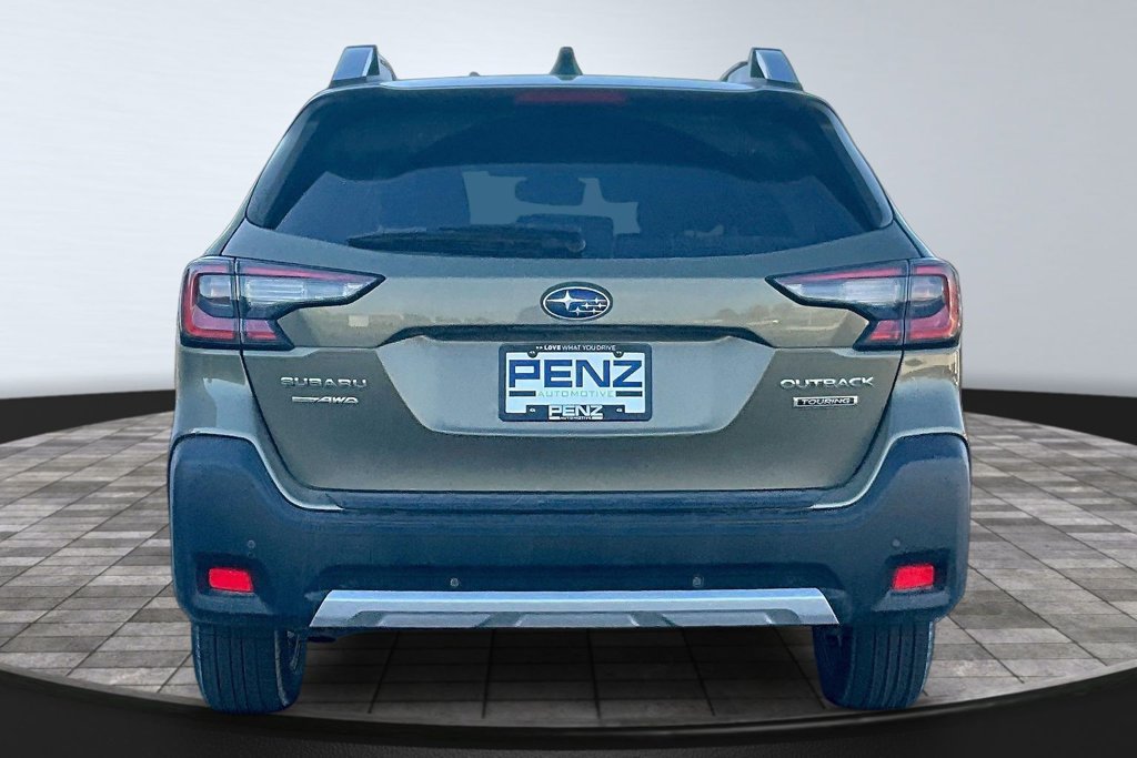 Used 2023 Subaru Outback Touring AWD/4WD image 5