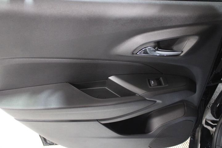 New 2026 Chevrolet Trax RS w/ Sunroof Package FWD image 20