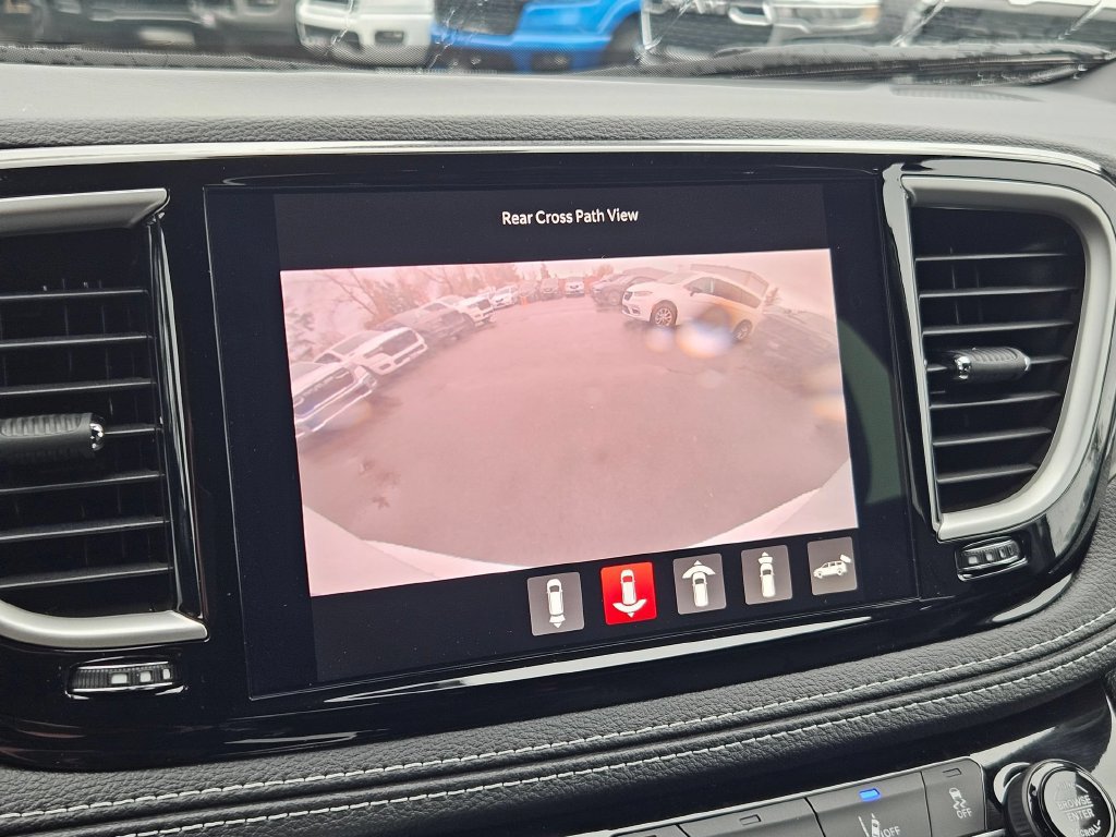 New 2026 Chrysler Pacifica Select AWD/4WD image 26
