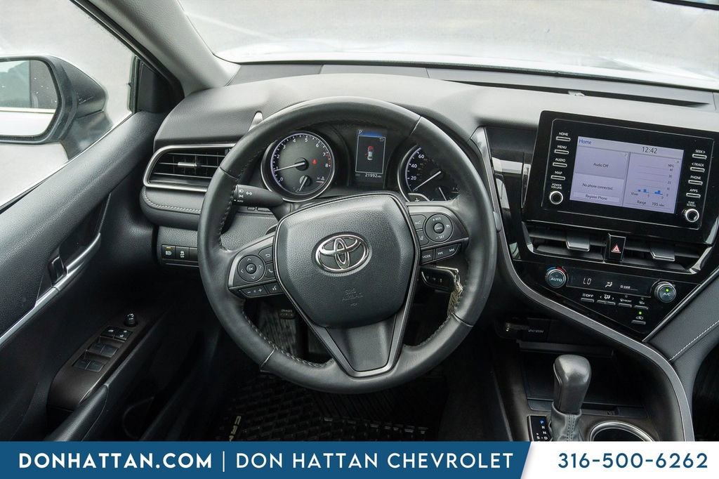 Used 2023 Toyota Camry SE image 5