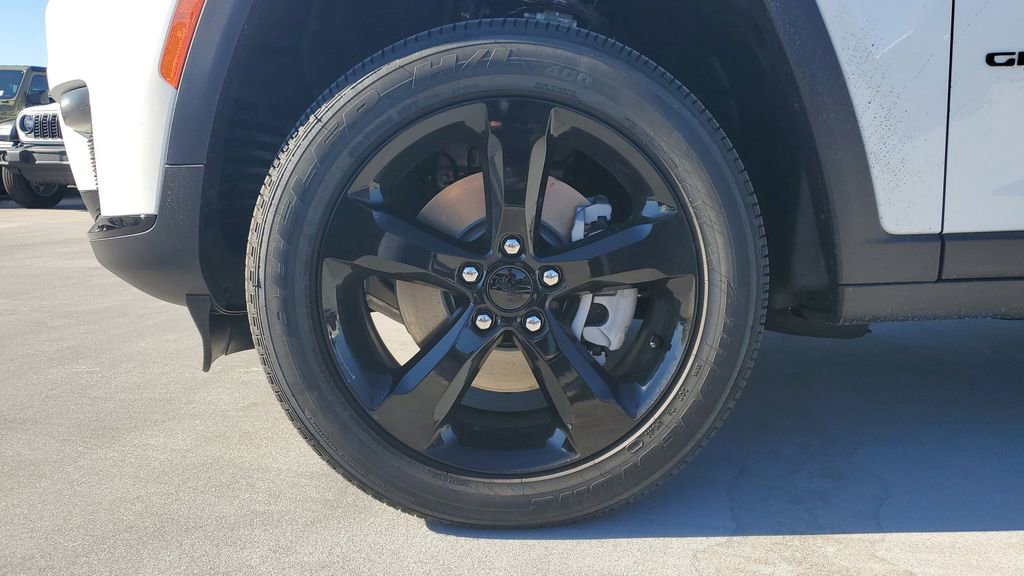 New 2025 Jeep Grand Cherokee L Altitude image 7