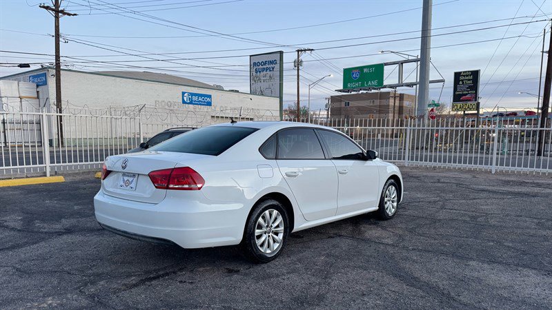 Used 2012 Volkswagen Passat 2.5 S image 7