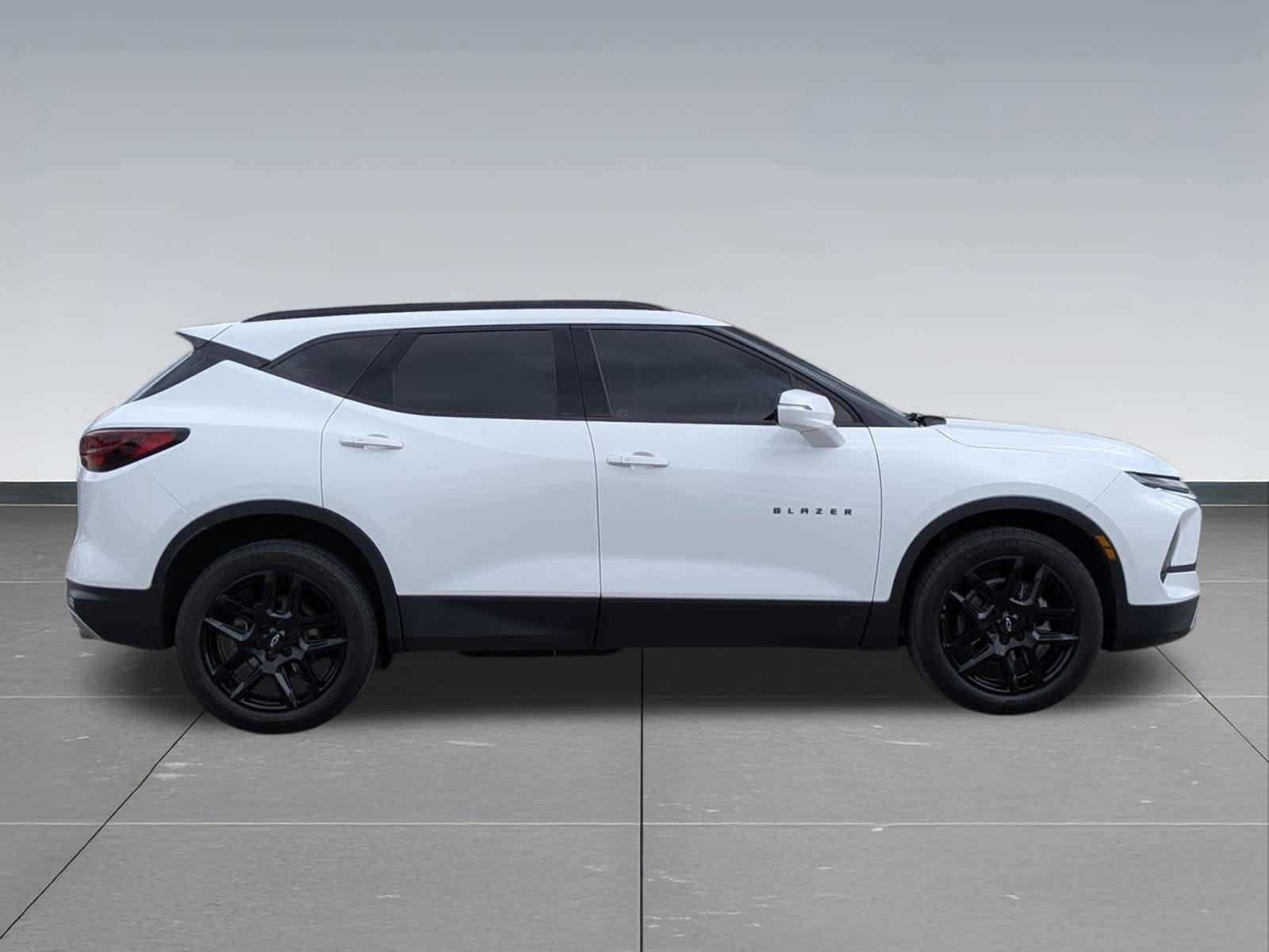Used 2023 Chevrolet Blazer LT AWD/4WD image 7