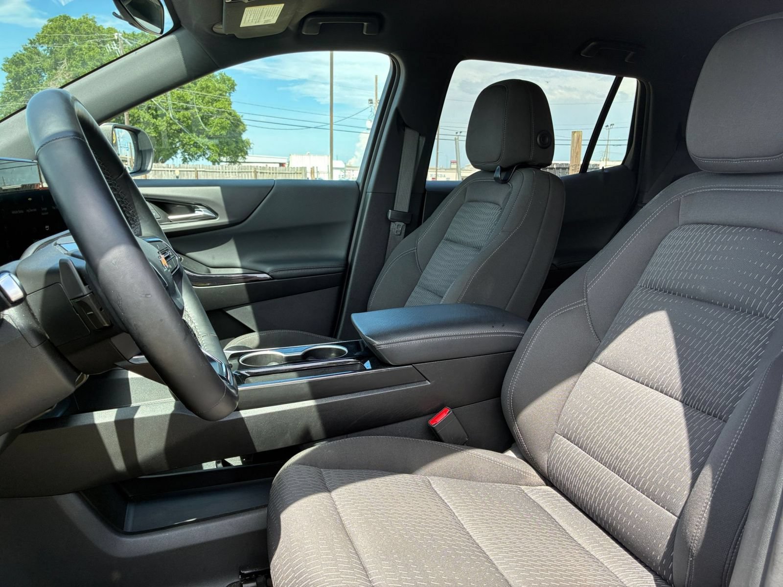 Used 2025 Chevrolet Equinox LT AWD/4WD image 24