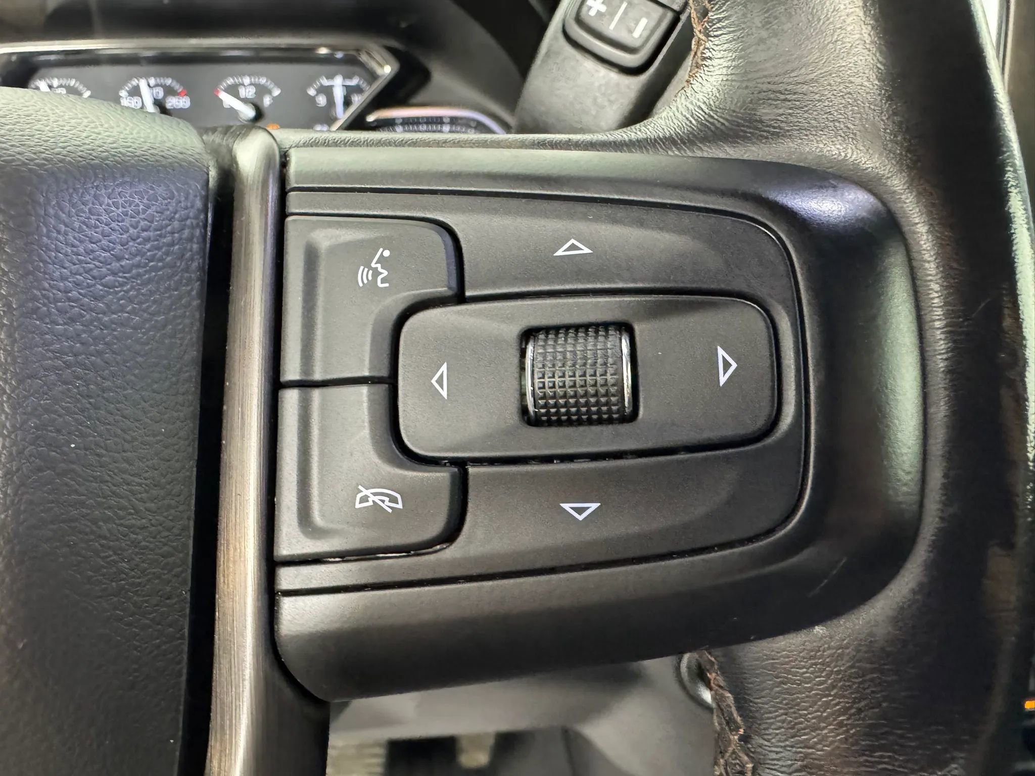 Used 2021 GMC Sierra 1500 AT4 w/ AT4 Value Package AWD/4WD image 16