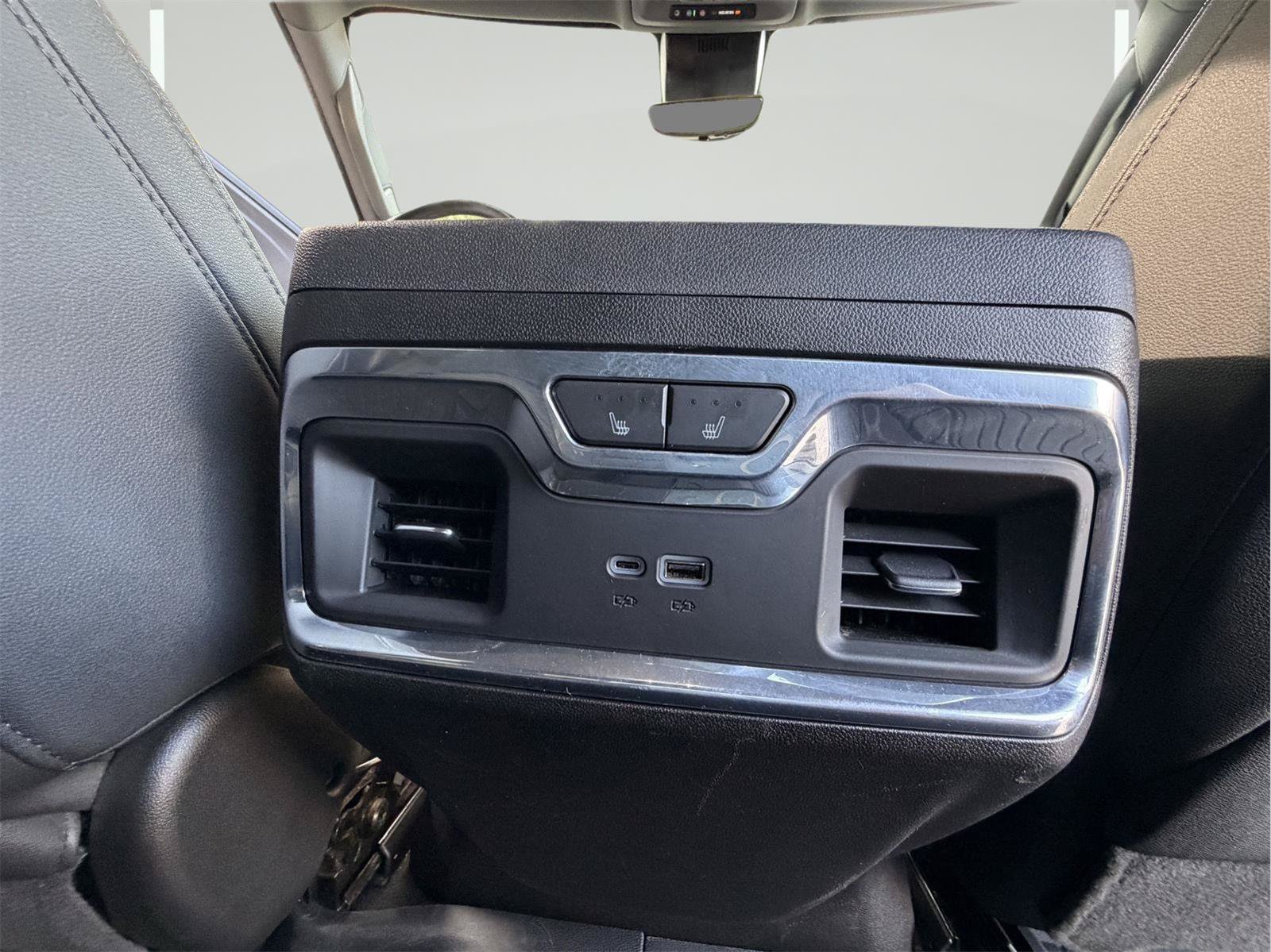 Used 2024 Chevrolet Silverado 2500 LTZ w/ LTZ Convenience Package AWD/4WD image 27