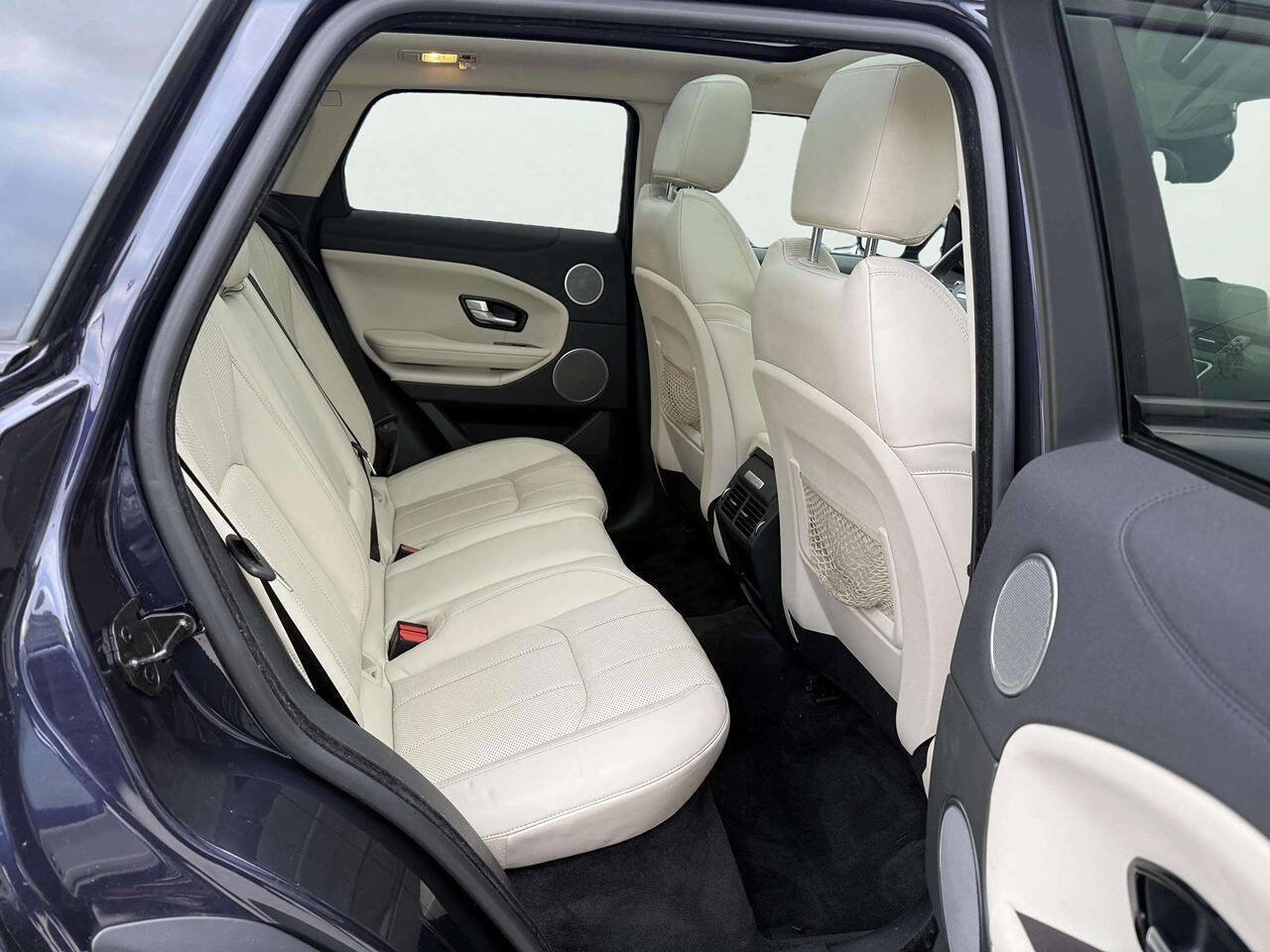 Used 2018 Land Rover Range Rover Evoque HSE image 13