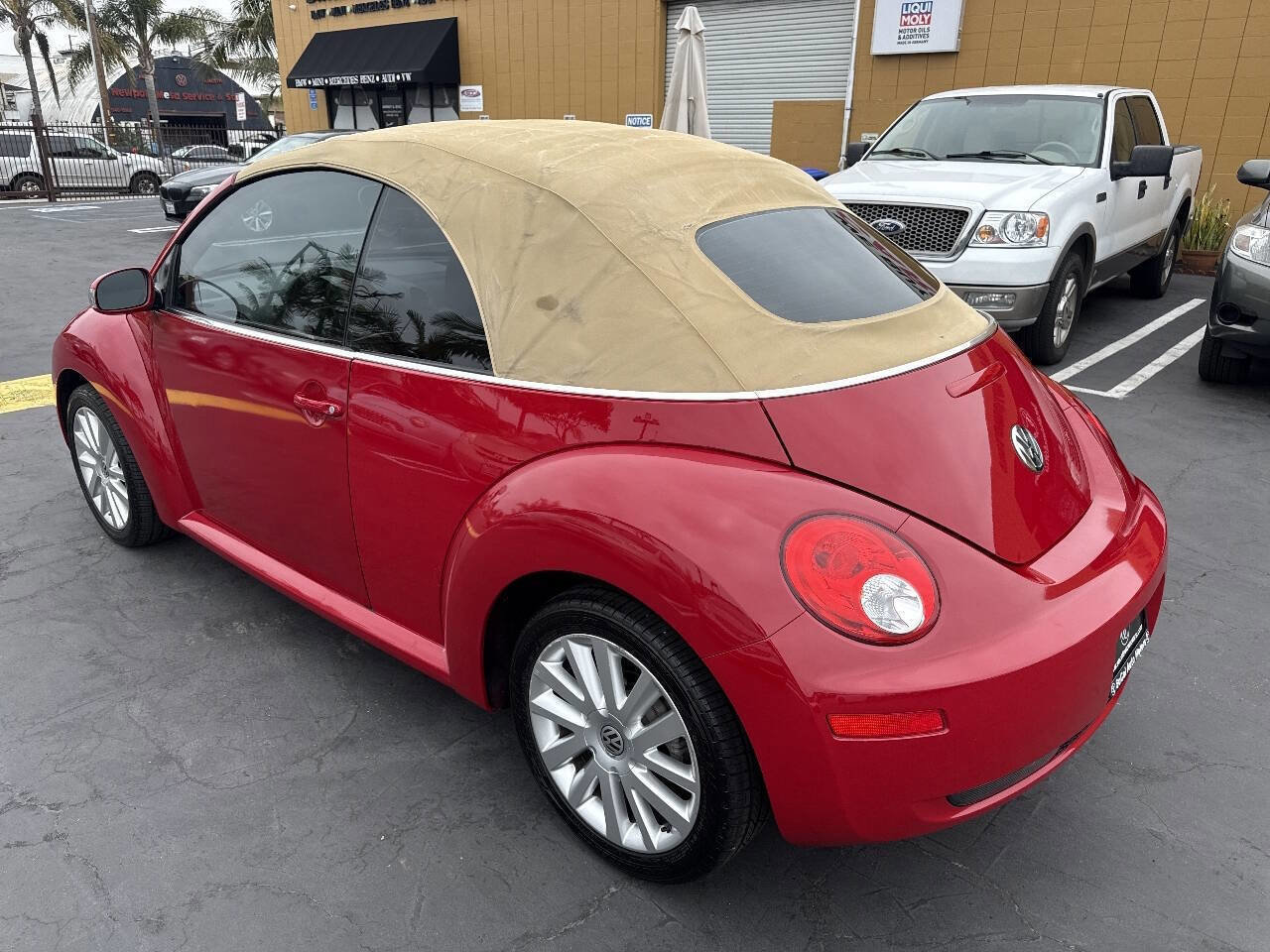 Used 2008 Volkswagen Beetle SE FWD image 16