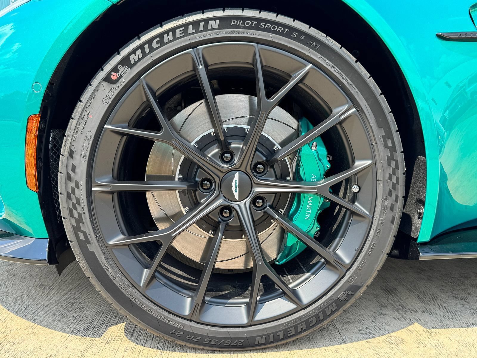 New 2026 Aston Martin V8 Vantage Coupe RWD image 4
