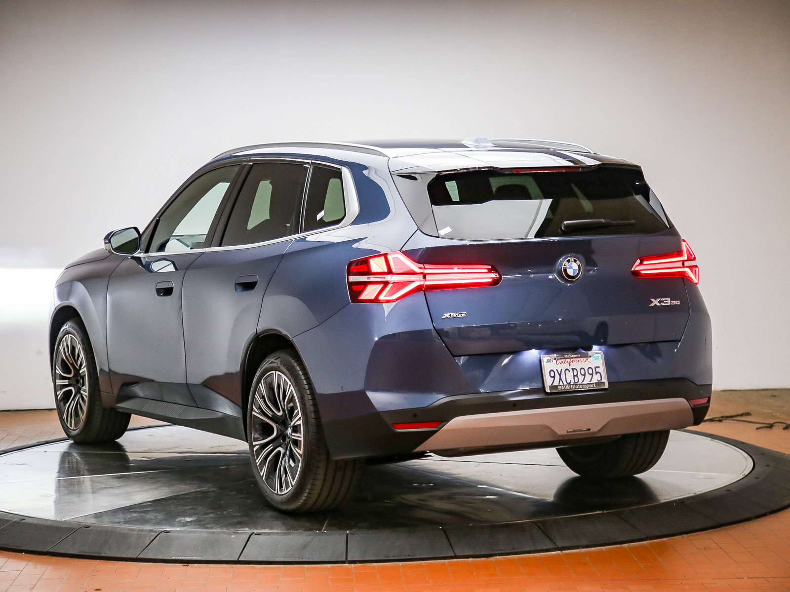 Used 2026 BMW X3 xDrive30i w/ Premium Package AWD/4WD image 2