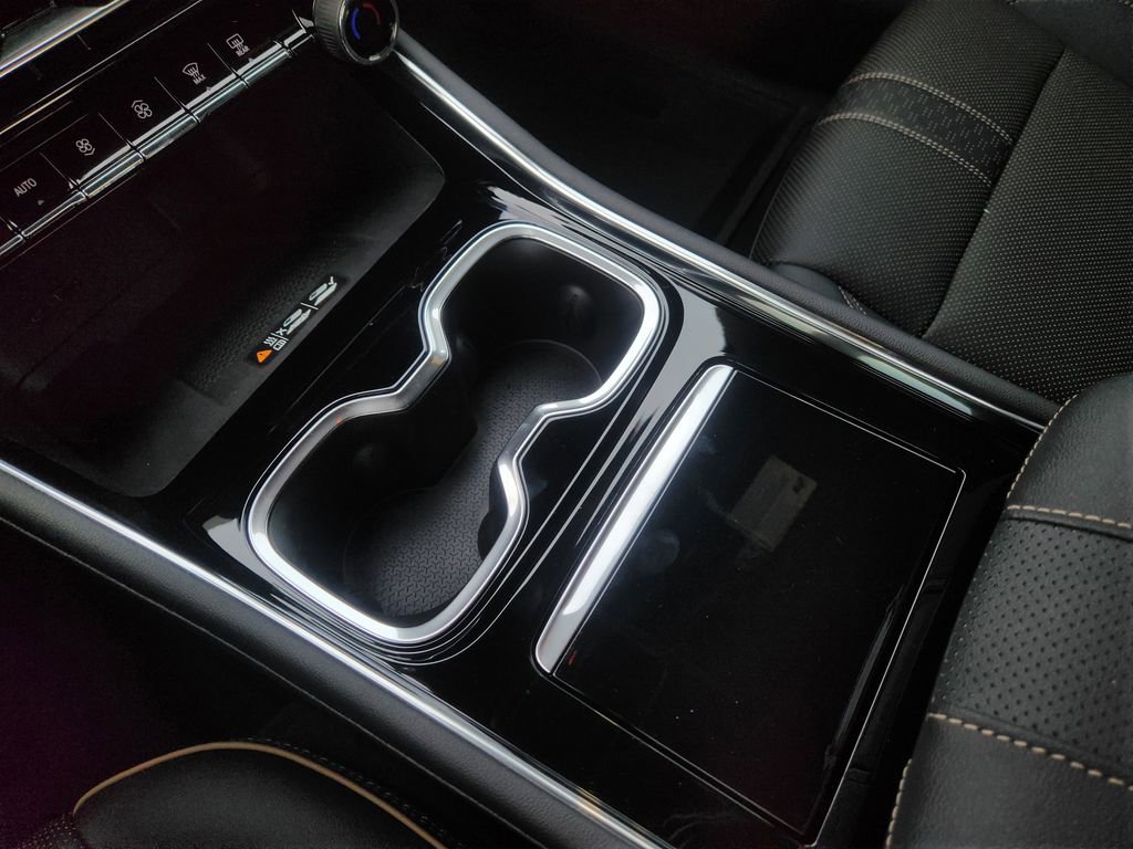 New 2026 Chevrolet Traverse High Country w/ LPO, Floor Liner Package image 16