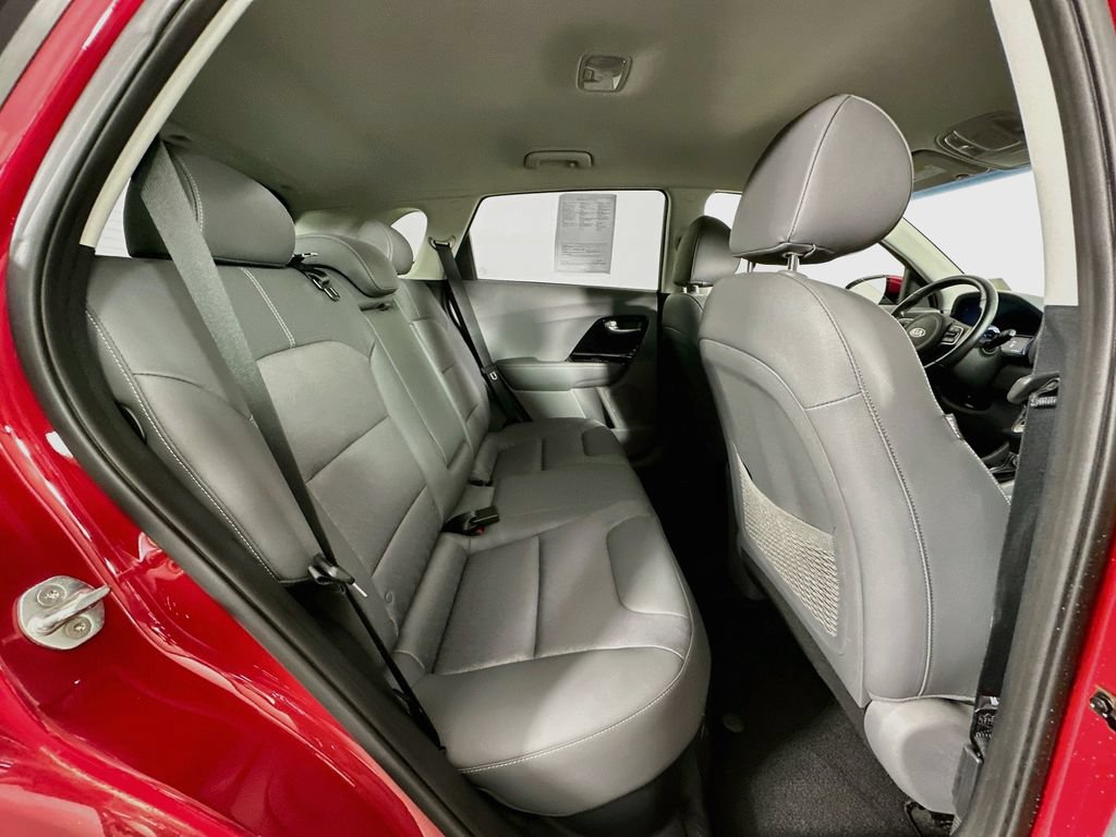 Used 2017 Kia Niro EX FWD image 26