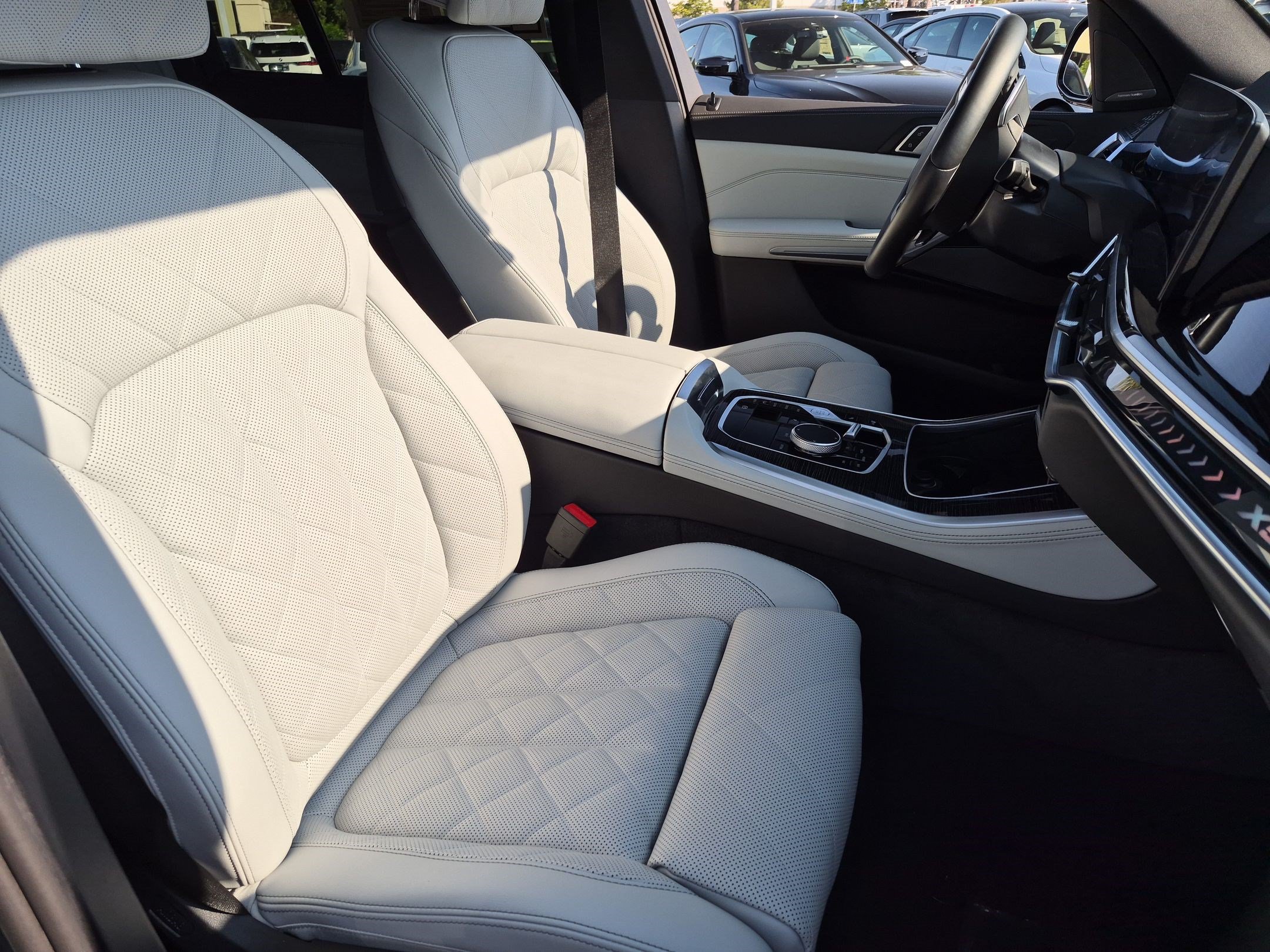 Used 2026 BMW X5 xDrive40i w/ M Sport Package AWD/4WD image 35