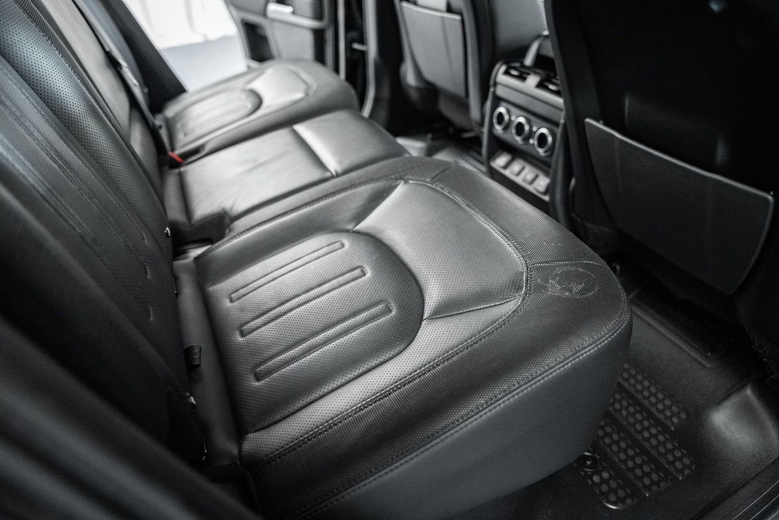 Used 2022 Land Rover Defender 110 X-Dynamic HSE AWD/4WD image 37