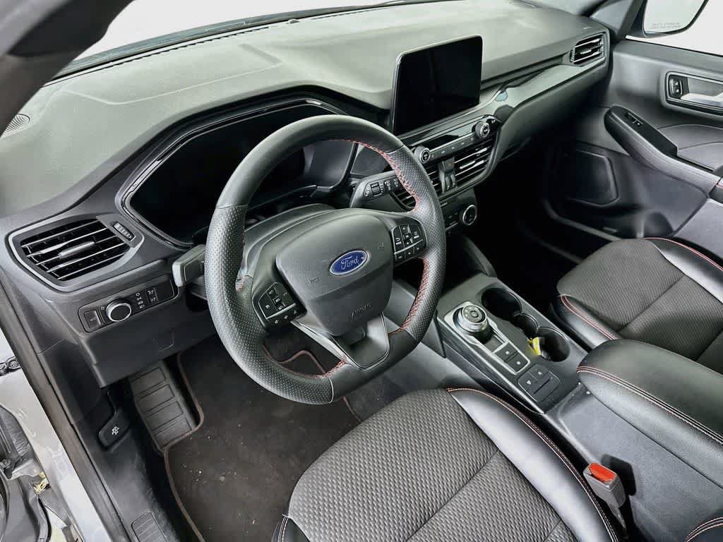 Used 2023 Ford Escape ST-Line AWD/4WD image 2