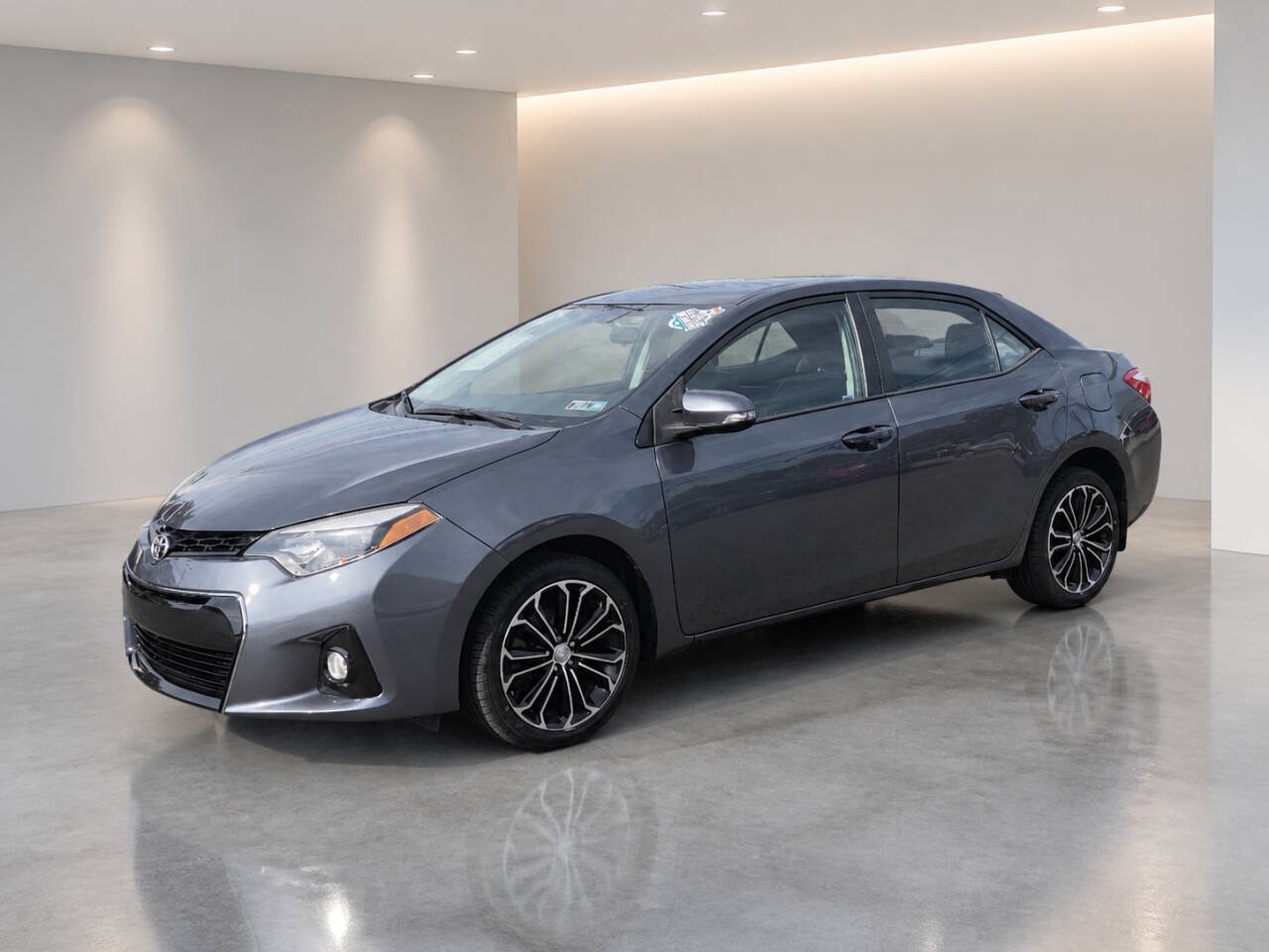 Used 2016 Toyota Corolla S FWD image 2